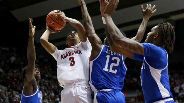 Jan 7, 2023; Tuscaloosa, AL, USA; Alabama guard Rylan Griffen (3) shoots between Kentucky forward Chris Livingston (24) and Kentucky guard Antonio Reeves (12) at Coleman Coliseum. Ncaa Basketball Alabama Crimson Tide Vs Kentucky Wildcats  